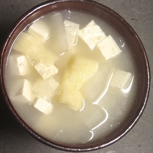 豆腐と大根油揚げの味噌汁